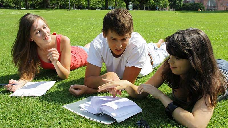 Schüler Rasen Diskussion